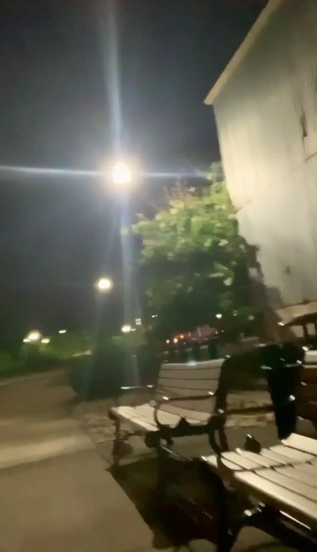CindieLove: Centro, andando de calcinha na beira da estrada, banco anal...