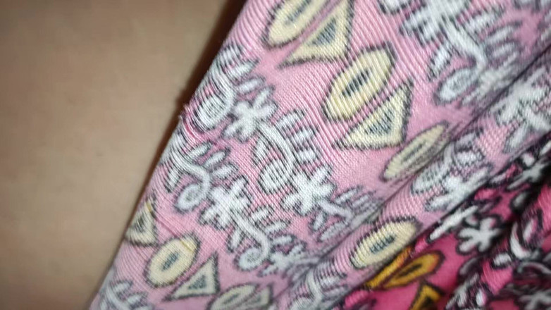 Catchybusty: Si sbatte sul letto con suo cuginastro