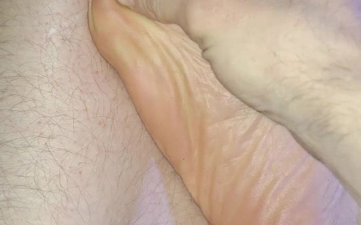 Robert48569: 足、マッサージ、痛み、喜び