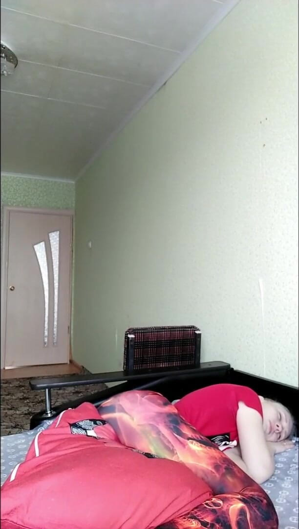 Meri-Mouse: Îmi doream foarte mult sex și am futut o pernă