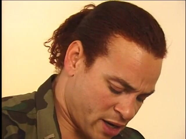 Gays Case: Dos hombres militares queer follan anal en casa