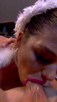 Vnadná latina děvka deepthroats Santa Cock a dostane creamed