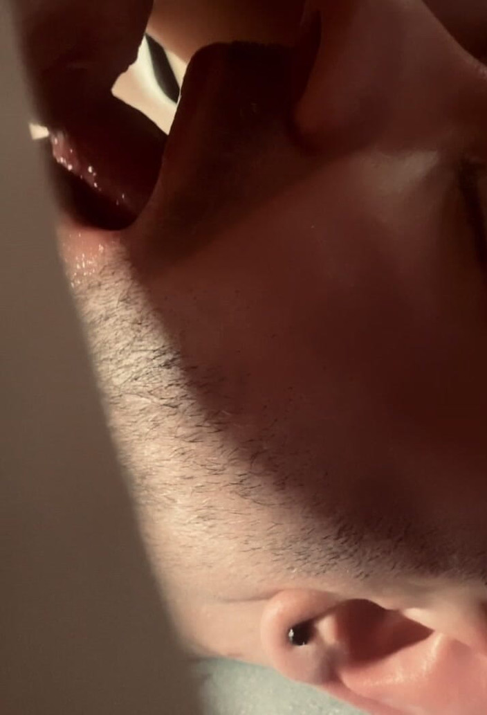 SalomeMassimo: Anal in einem kleinen. Muschi lecken, Blasen, spritzen.