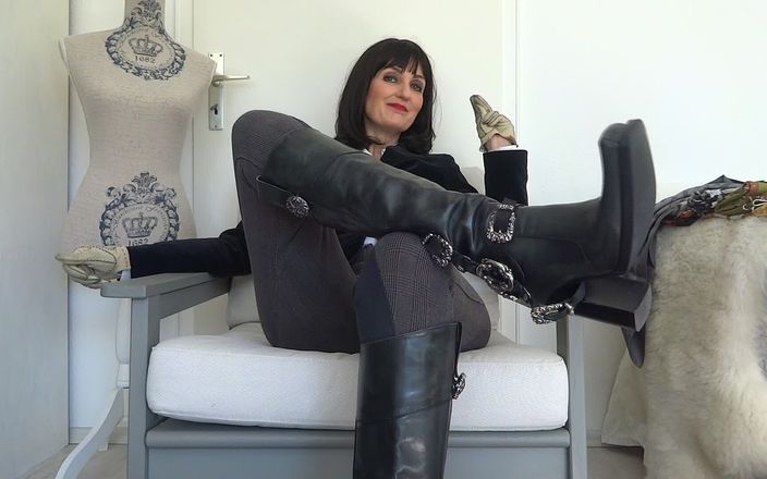 Lady Victoria Valente: Amante de botas em primeiro plano: Be My Boots Soles...