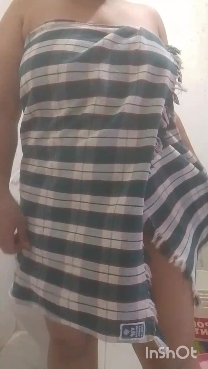 Sexgarl84: India en cuarto de baño