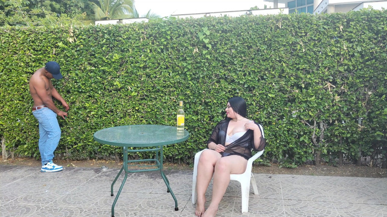 Rioc69: Rioc знает, как обратить внимание, когда босс приказывает трахаться