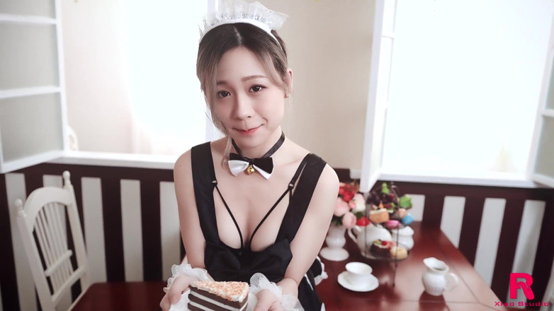 Asian Milfs n Teens: สาวใช้จีนช่วยตัวเอง - Perv Milfs n Teens
