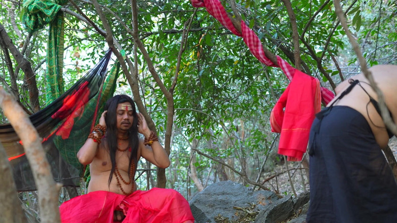 JAYESH GUPTA: Devota mistica e femminile