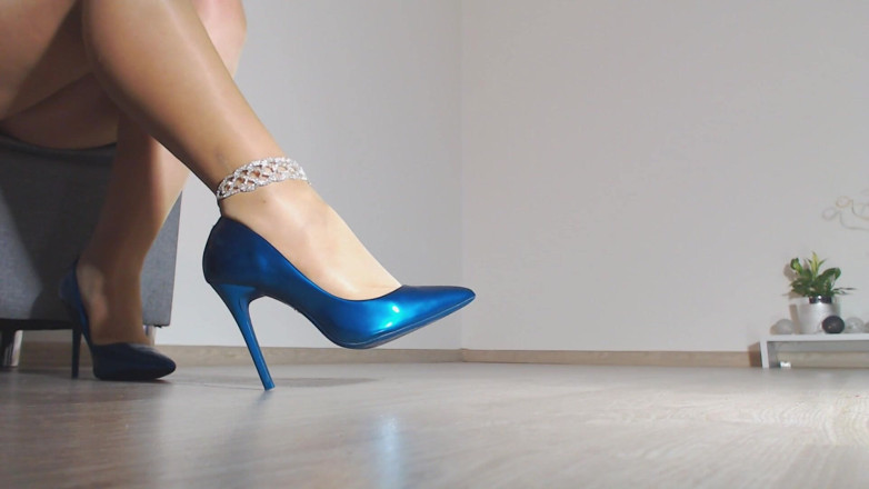 LegsOnHeels: Mes chaussures bleues sur mes jambes sexy en collants