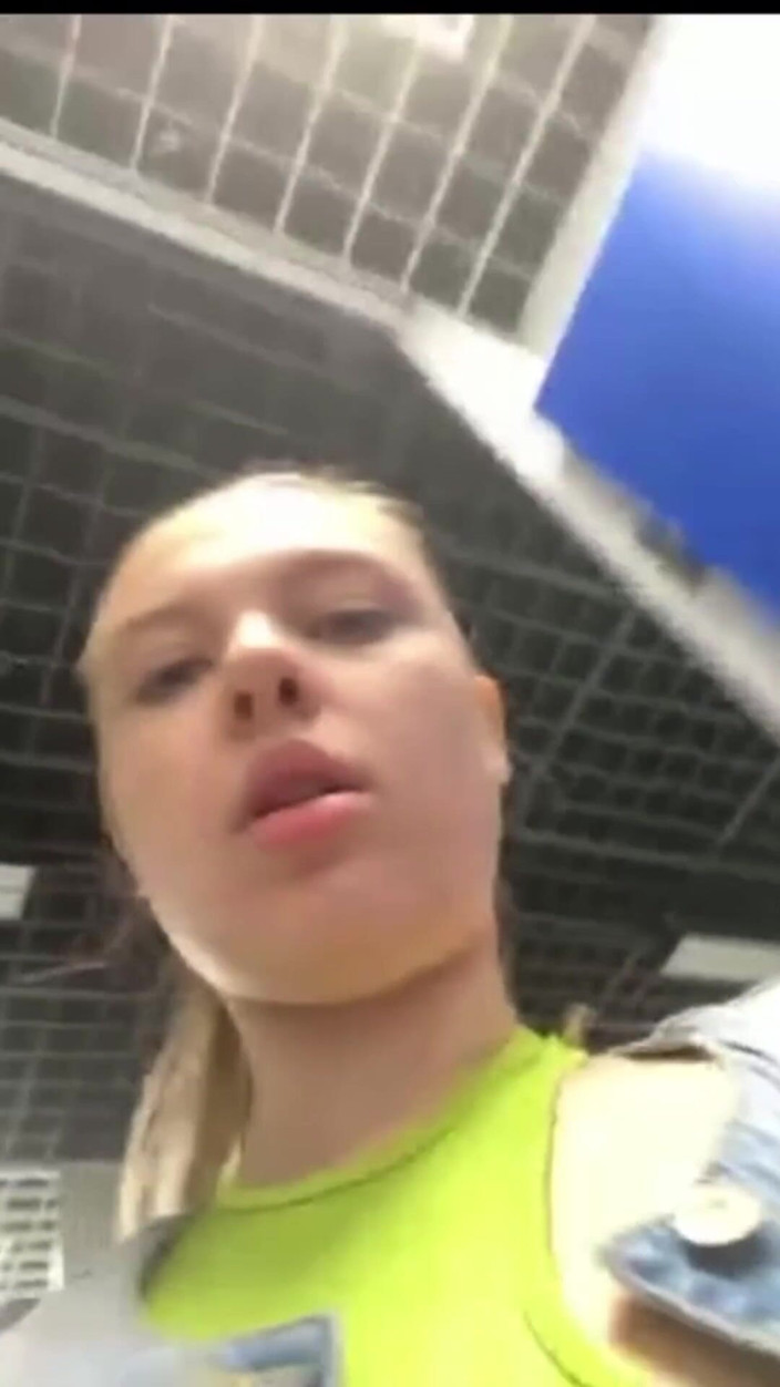 JuiceLussie: Velký čůrák mě šuká