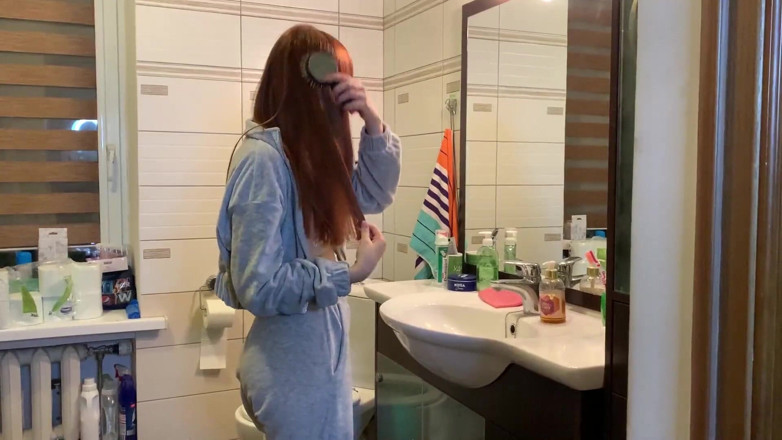 Petite Princesses Femdom: Redhead girl brushes her teeth and spits in slave's mouth -...