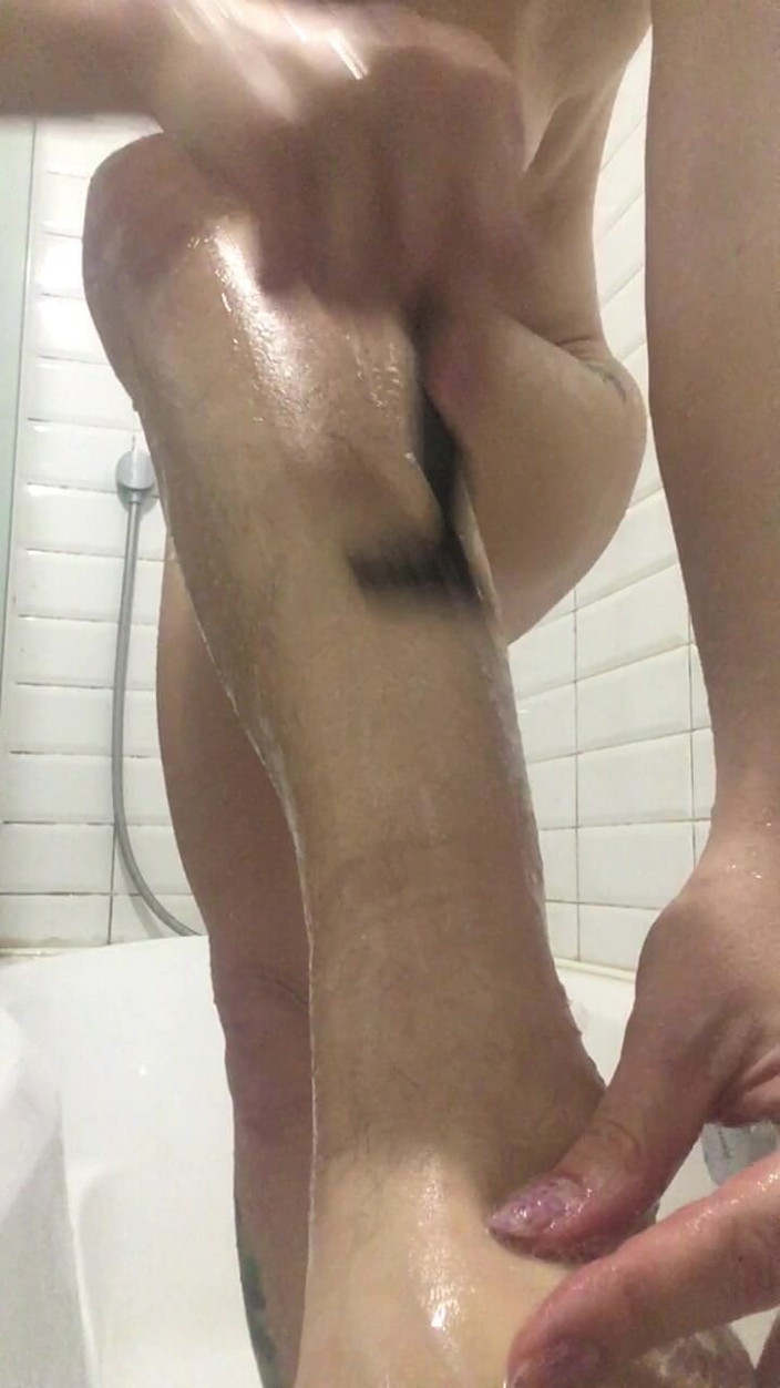 Risky Hairy Couple: Shaving My Hairy Legs in the Bath