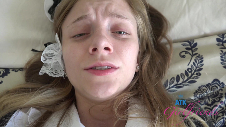ATK Fans (Girlfriends): Virtuele date - je meid Riley Star is terug en je...