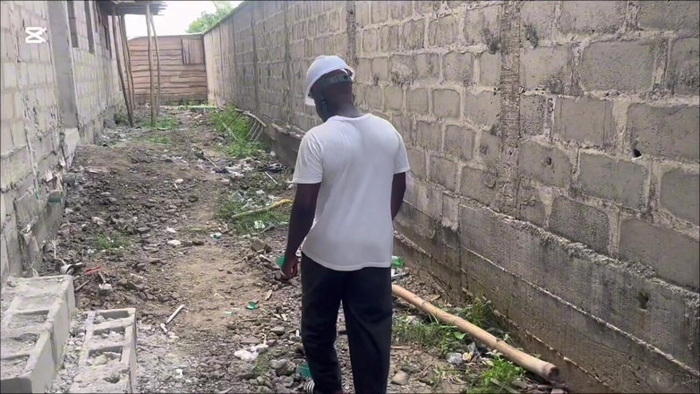 Prettypussy102: Își fute supraveghetorul de pe șantier