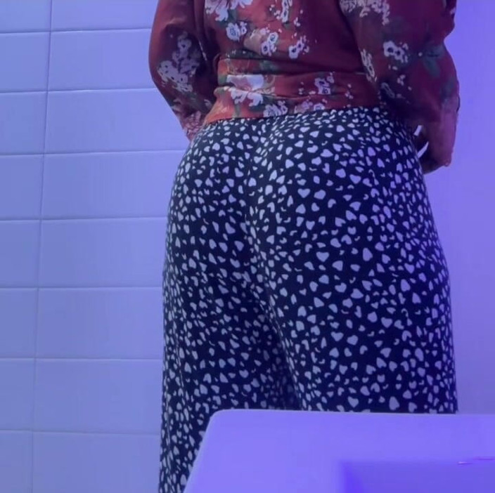 African Fart Queen: Late Night Stinky Pyjamas Farts