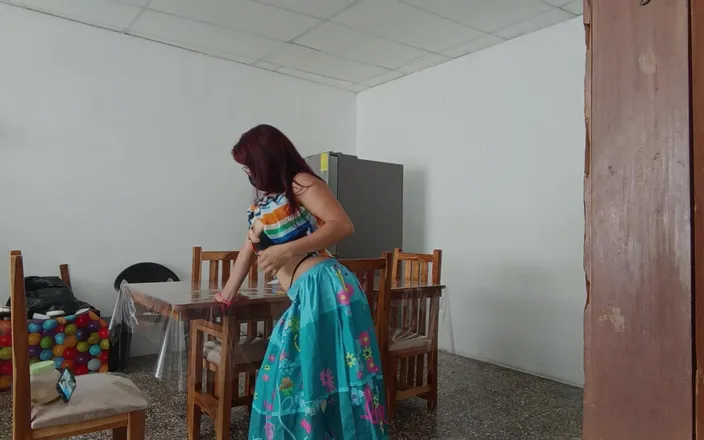Goky: Sinful Maid Spreads Her Pretty Pussy Open
