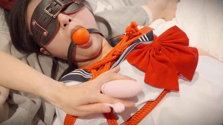 OrangeXXOO: Min styvsyster är lite m 01