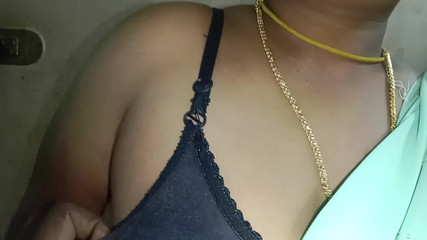 Tamil Anti Uma: Andai a casa della mia matrigna e vidi che legava...