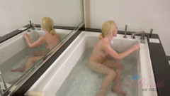 ATK Girlfriends: Virtuální dovolená v Las Vegas s blonďatou děvkou Bonnie Grey 1/3