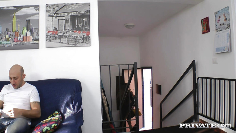 Private.com: Privado uma dupla penetração com plug anal também