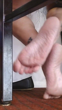 Wrinkled Soles Barefoot Natural Foot Fetish Red Toenails