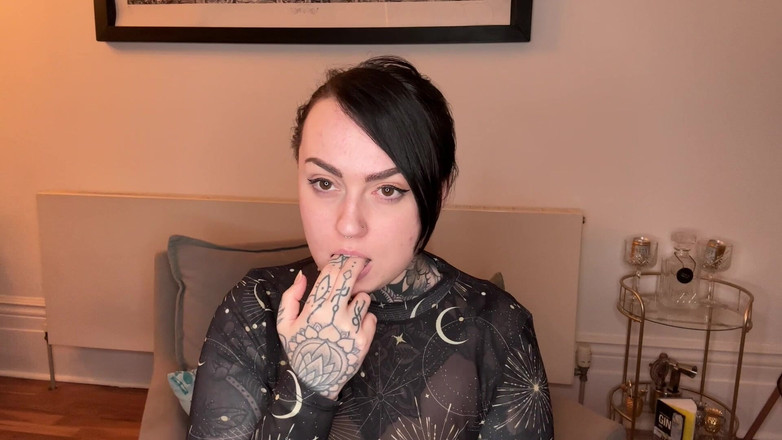 Miss Valentina: Istruzioni per la masturbazione anale