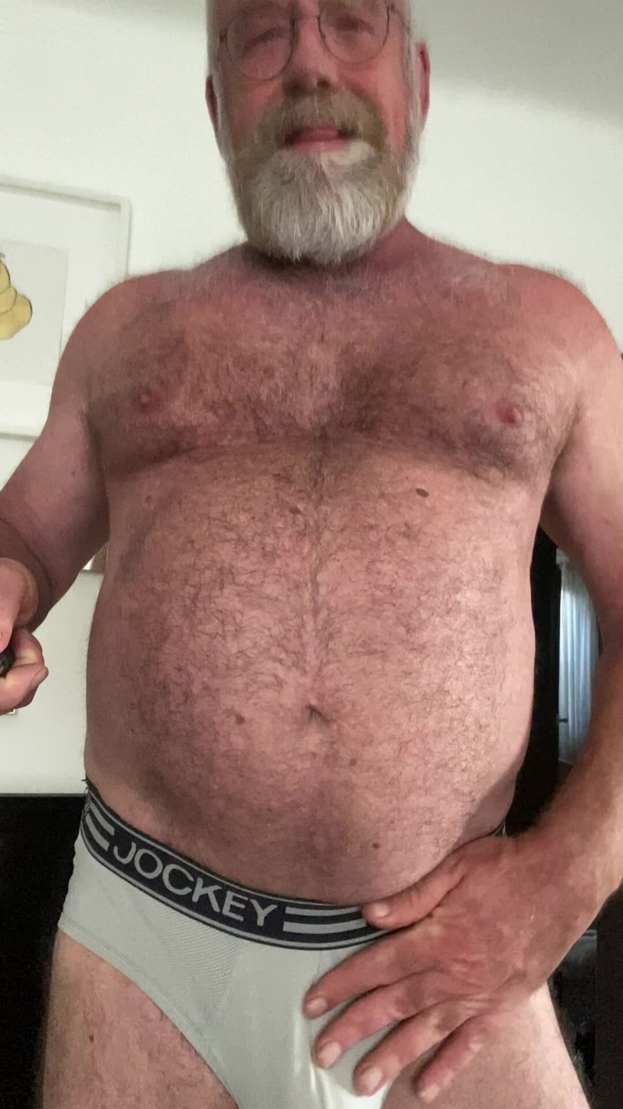 Exhibitionistman: Ursul vultur își masturbează penisul