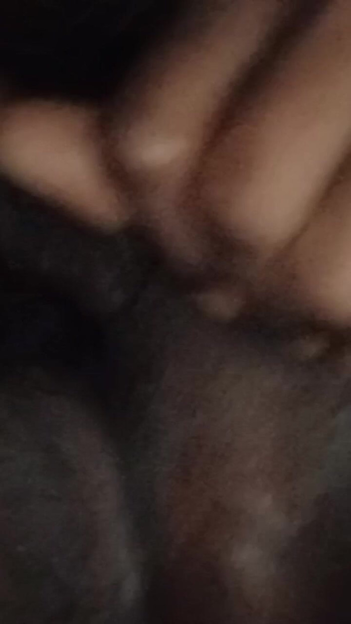 Arvind6355: 我在晚上自慰并摔倒了。继兄弟