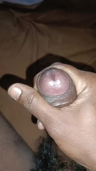 Masturbation avec une bite noire