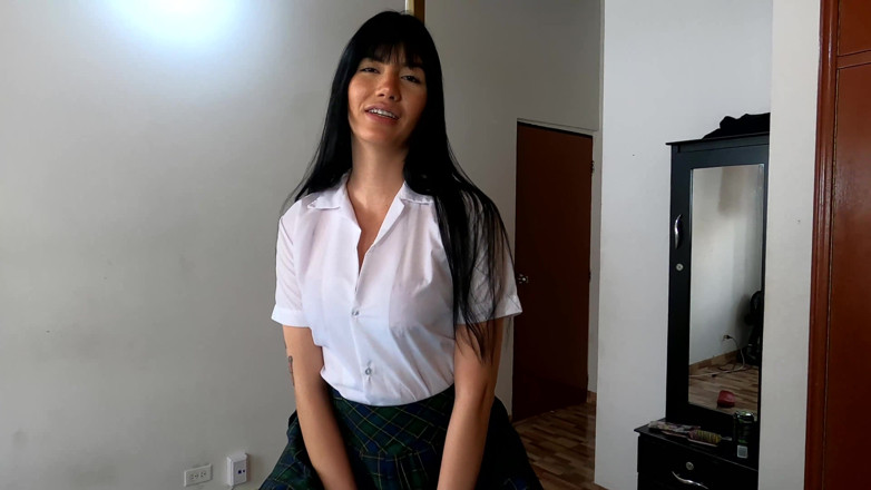 DaniClark: Arkadaşımın kız kardeşini sikiyorum
