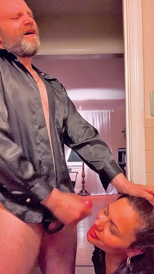 Satin Fetish King: Satynowa sesja ssie i pieprzyć ze wspaniałą mamuśką
