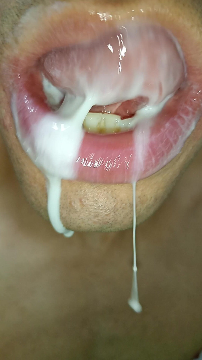 Rey rey: Eu amo porra na minha boca, língua longa língua, beijo,...