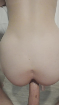 Massaggiando Le Sue Tette Perfette Mi Ha Fatto Piegare E Scoparla