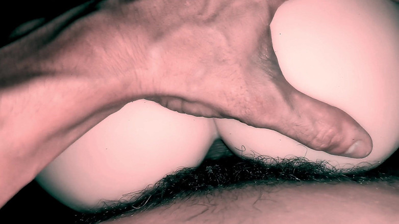 SEXY_GUYBEST: 夜中にセクシーなお尻で深くセックスし、大きな喘ぎ声とともにオーガズムを浴びる