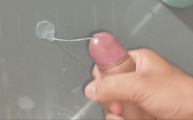 Straight Daddy Club: Papa Macht Extremen Cumshot in Super Zeitlupe!!