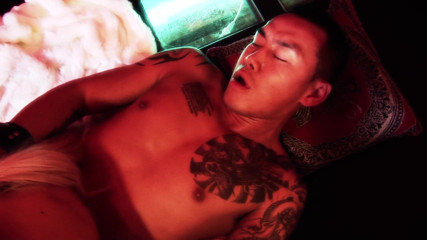 My Porn King: Awek panas suka tembusan berganda bertiga di kelab bogel