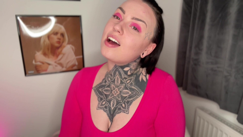 Miss Valentina: Она покупает мой подарок на день рождения