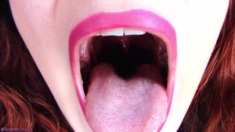 Scarlet Vixen: Eksplorasi mulut scarlet yang sensual