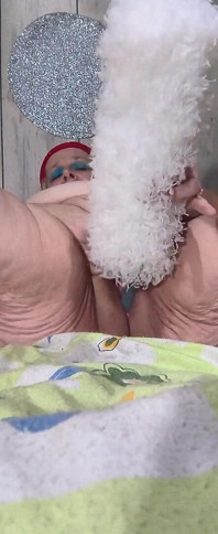 Stiefpapi erwischt prinzessin beim pumpen ihres fuzzy Coochie Was wird er tun?