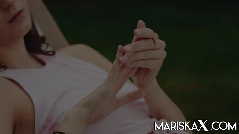 Mariska x: MARISKAX - Remaja Perancis Lina Luxa dikongkek pantatnya