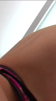 Tetovaná pawg teen děvka Tina Marie je závislá na velkém černém ptákovi