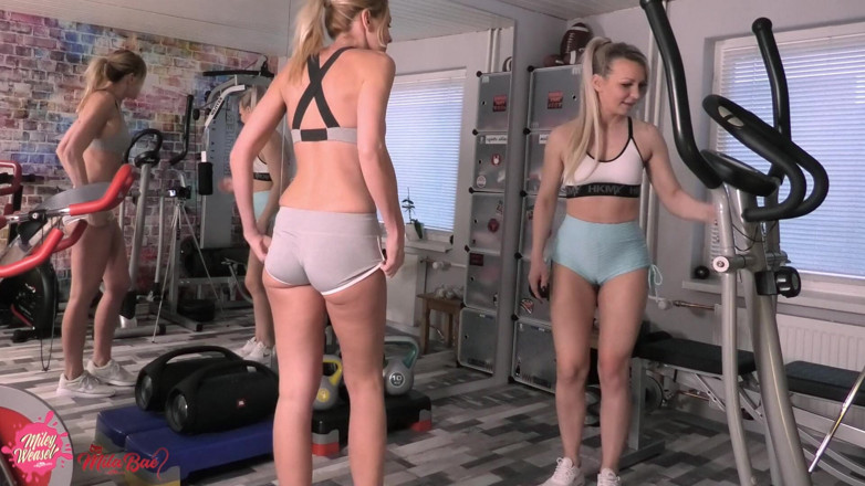 Miley Weasel: Perverzní blondýnky lízají. Tohle je fitness!