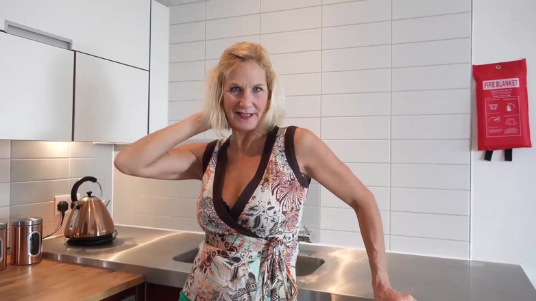 Dirty Doctors Clips - Solo Mature Playtime: Mature Doing Her Housework