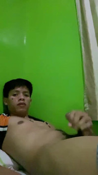 Pinoy Twink Quick Jerk off
