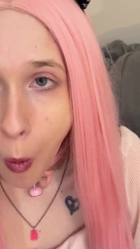 Brattige Bubblegum-schlampe Bläst Blasen