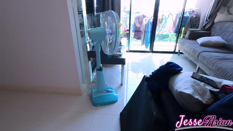 Jesse Thai: 24-7 Mặc phích cắm mông và chảy tràn tinh dịch...