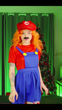 Which Christmas Outfit Looks the Best on Me in Your Opinion?