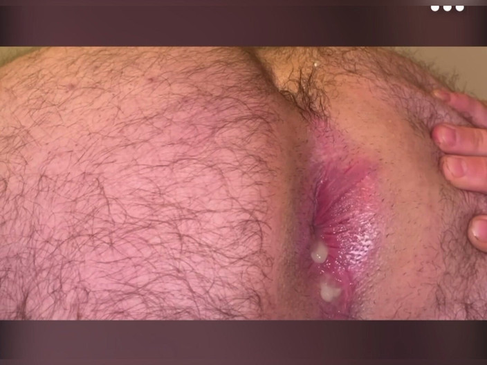 Anal Steve: Anale Steve krijgt veel romig sperma diep in zijn kont,...