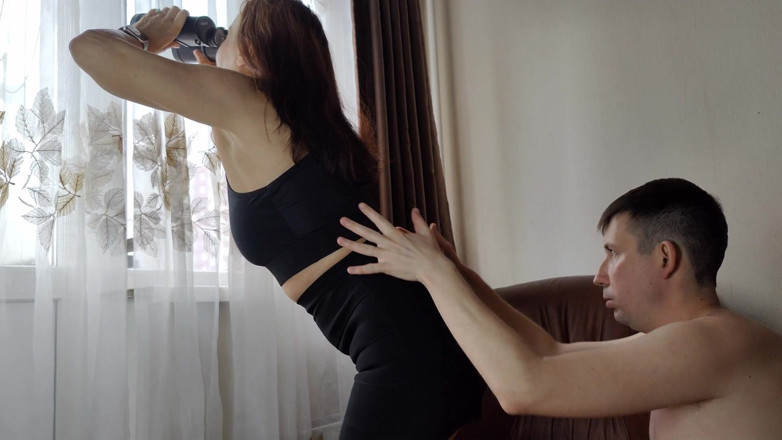 Tumanova Alina: Voyeurs - moja żona i ja oglądamy lornetkę i uprawiamy seks