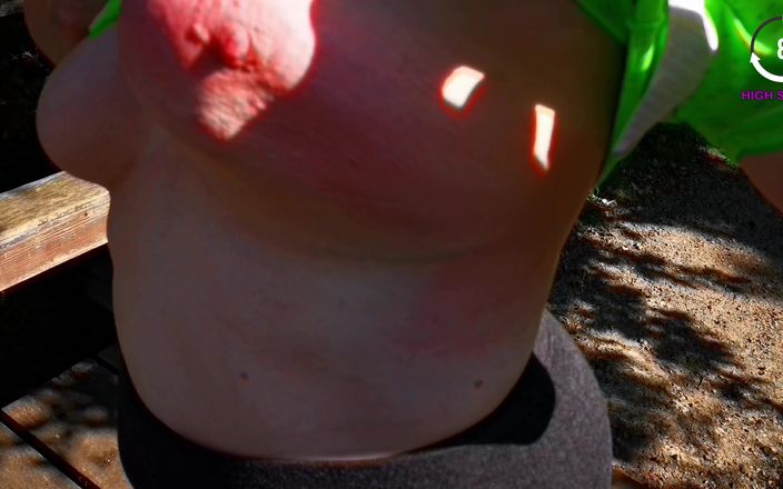 Bouncy Tits Action: Jeu de branlette 15 - Essayez de ne pas jouir